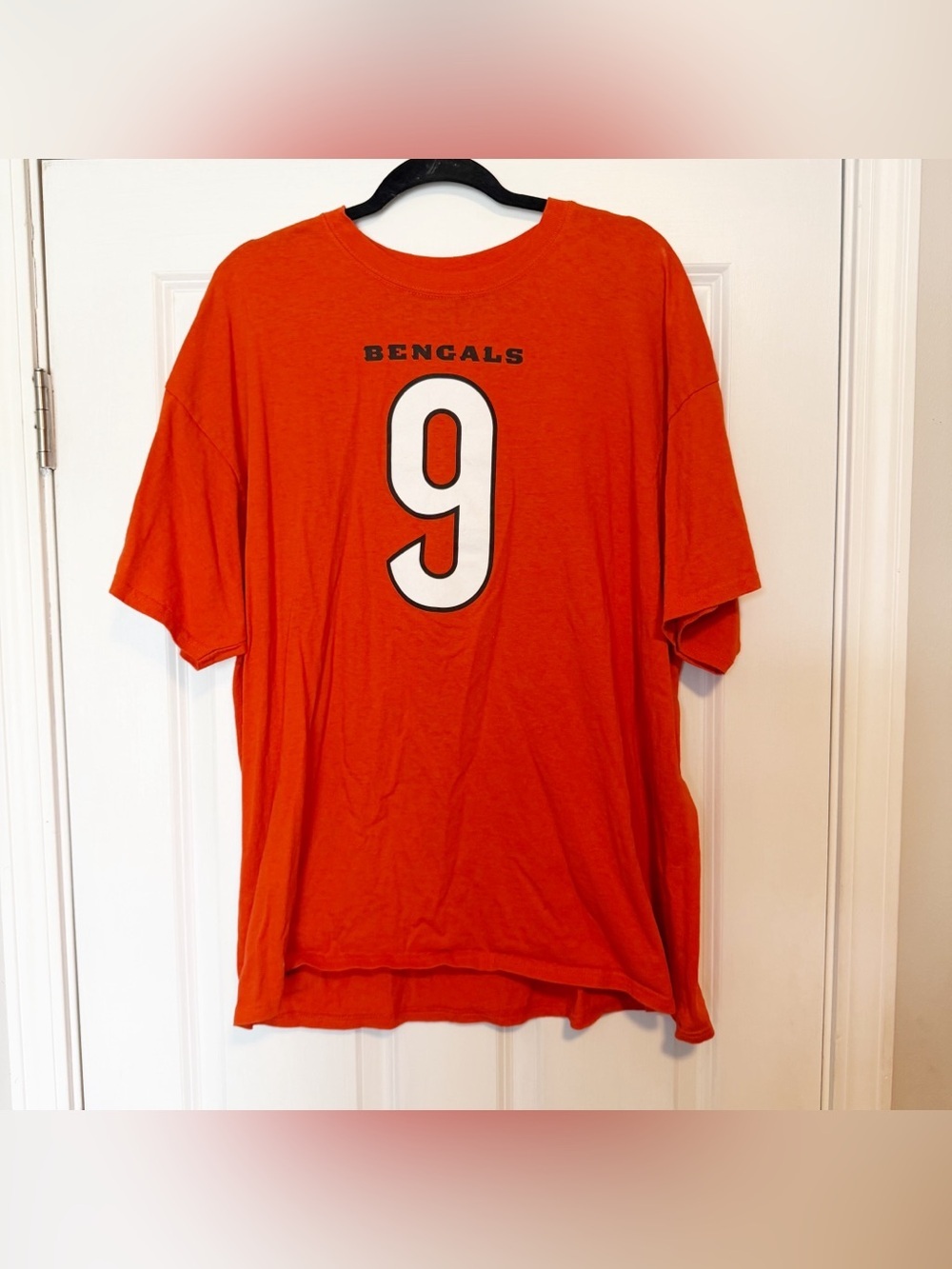 NFL Bengals Joe Burrow tee shirt jersey.
